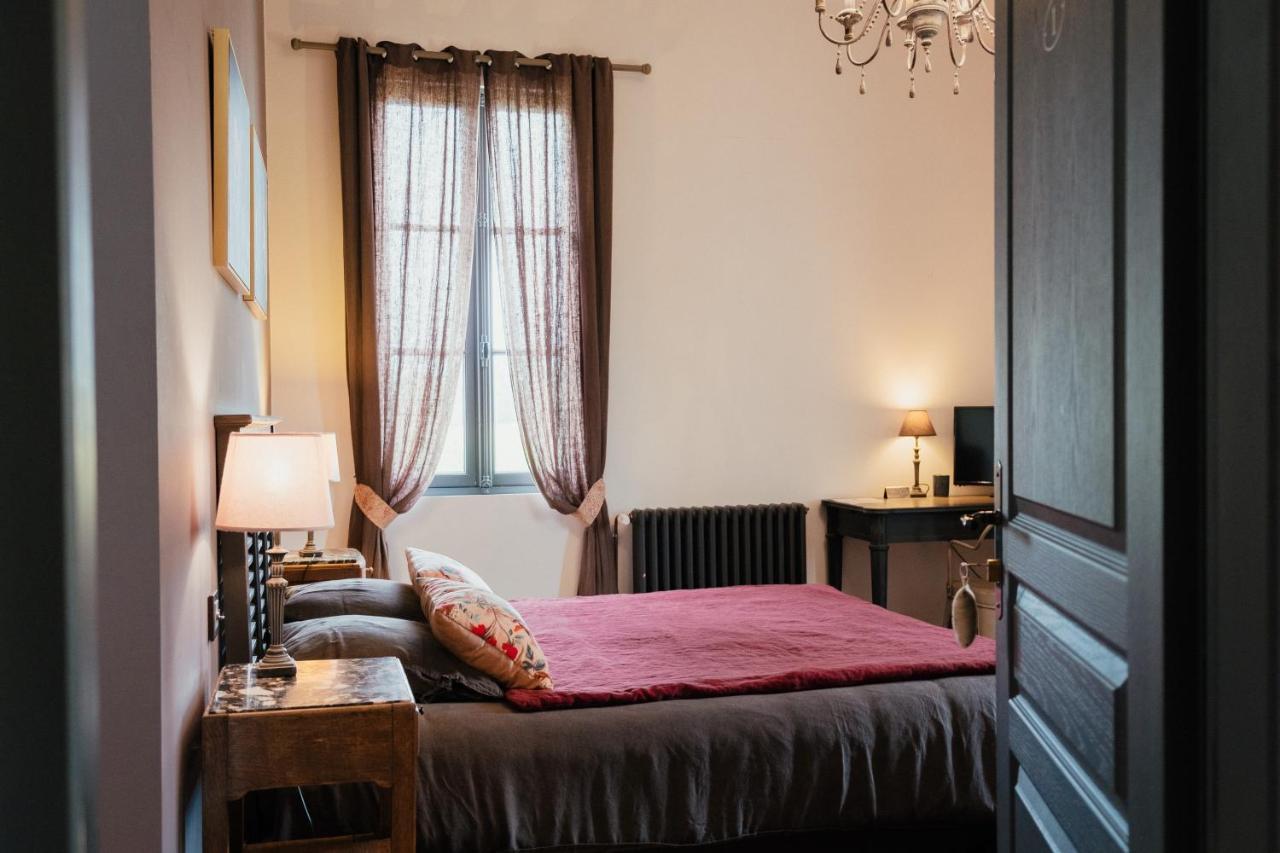 Villa 2 Pas Sages La Roche-Chalais Extérieur photo