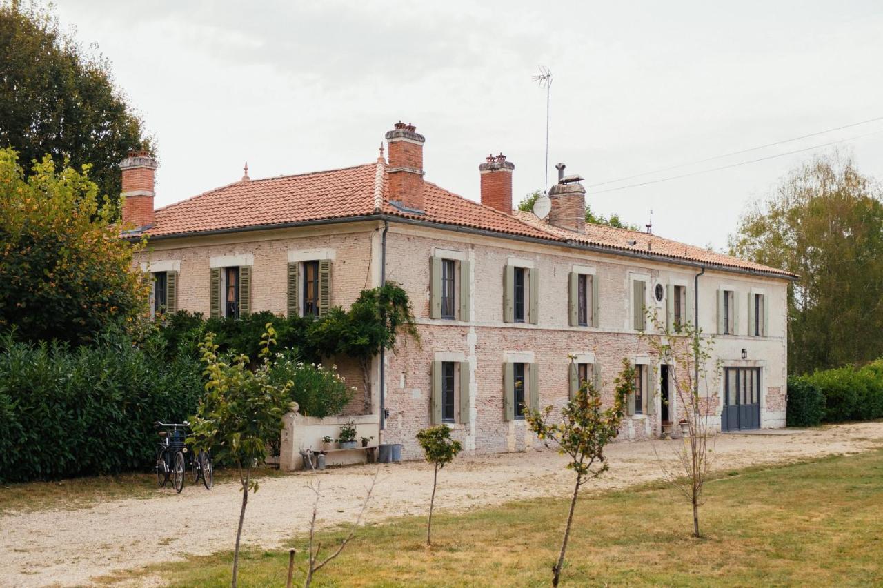 Villa 2 Pas Sages La Roche-Chalais Extérieur photo